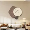 Relógios de parede Nordic Minimalista Relógio Metal Design Moderno Número Acrílico Bateria Horloges Murales Home Decorando Itens