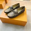 Handgjorda kvinnor Gloria Loafers Classic Studs Bottom Bow Tie Coated Canvas Flower Print Reverse Fashion Shoes JNHU00001