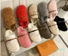 Pantoffels Laarzen Mule Shearling Bekleed voetbed en rubberen buitenzool Wollen pantoffels Sneakers Maat 35-41