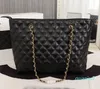 Bolsa de couro macio de luxo feminina, bolsa de ombro com corrente, zíper, sacola, grande capacidade, bolsa de viagem preta