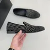 Toppdesigner loafers män strass klänningskor 100% cowhide mocka klassiska mulor platt män spänne läder män casual gz skor storlek 38-45