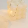 Tasarımcı Kolye Moda Minimalist Tatlı Su İnci Titanyum Çelik Kolye, Hafif Lüks ve Niş Tasarım, 18K Altın Kilit Kemik Zinciri, Üst düzey Duygu Hediyeleri