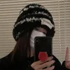 Basker damer hatt vinter beanie mjuk plysch randig stickad fluffig för kvinnor behåller värme antisläpp vindtät