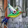 Decorazioni da giardino Colibrì in metallo Uccelli Opere d'arte da parete Giardino Decorazione esterna Soggiorno Arte Artigianato Ornamento Colore esterno per interni Appeso Uccello 231023