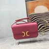 Bolso de diseñador Bolso cruzado Bolso de hombro de alta calidad Bolsos con solapa cuadrada Cuero genuino Hardware dorado Carta Cerrojo Correa ajustable Bolsillo para teléfono celular Monedero de embrague