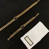 Estilo clásico Carta de moda Collar de cadena Pendientes de pulsera de oro de 18 quilates Conjunto de joyería de diseñador de marca Fiesta para mujer Regalo de aniversario de Navidad