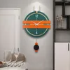 Relógios de parede Art Home Relógio Peças Mão Número de Madeira Único Rodada Sala de estar Decoração Elegante Preto Reloj Pared Decor