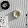 Masa saatleri ins rüzgar siyah ve beyaz küçük yuvarlak saat şişme güzel demir sanat nordic ev dekorasyon duvarı pratik dekor