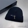 Stylowe litery projektant czapki unisex dzianin czapki metalowe czapki czapki para mężczyzn kobiety kanipe