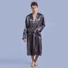 Mäns Robes Wholesale V Neck Satin Robe Kimono Long Bathrobe Pyjamas Nightgown Sleepwear Christmas For Wedding Party T40 231020