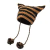 Berretti Beanie/Teschio Giappone Y2K Simpatico cappello di lana con orecchie di gatto a strisce bianche e nere Cappello da donna autunno e inverno caldo Little Devil Dropball Cappello di fagioli lavorato a maglia 231023