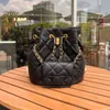 23A Bayan Tasarımcı Claskin Drawstring Kova Siyah Kompozit Çantalar Altın Metal Donanım Matelasse Zincir Crossbody Omuz Çantaları Dönüş Kilit Çanta 22x12x21cm