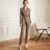 Costume de pantalon de deux pièces pour femmes 2 pièces un bouton coupe ajustée ensemble professionnel pour col blanc veste de travail formelle avec