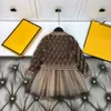 새로운 패션 트랙복 소녀 드레스 베이비 가을 세트 크기 100-160 cm 진주 버튼 둥근 목 니트 가디건 및 조끼 레이스 드레스 Aug30