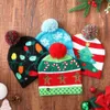 Bonnet/casquettes de crâne Chapeau de Noël Lumière clignotante Chapeau tricoté Chapeau de Noël adulte avec lumière LED Fête du Nouvel An Cadeaux de fête de Noël 231023