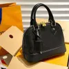 2023 Sacs à bandoulière Sac fourre-tout de luxe Sac de créateur Lettre V Petit sac à coque Femme Mode Sac à main en cuir Style classique Simple en plusieurs couleurs