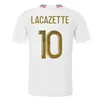 Équipe du club 2023-24 Maillot de football de Lyon FC 3 TAGLIAFICO 8 TOLISSO 6 CAQUERET 18 CHERKI 2 DIOMANDE 22 MATA 24 LEPENANT 7 BALDE 47 JEFFINHO Kits de maillot de football Bleu Blanc