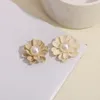 Akcesoria do włosów 10pcs/działka 2.5cm Koreańska moda Flower Flower Pearl DIY Ręcznie robione ozdoby Buty piersi Materiał