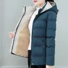 女性用トレンチコート冬のカジュアルミディアム長い厚い綿パッド入りジャケットフード暖かい飼育とファッショナブルなコート