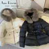 Ann Revan Mengjia Abrigo ligero de lujo con plumas de ganso blanco, corte ajustado, cintura envuelta, cuello de piel grande de zorro