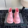 2023-Créateur de luxe Paris lettre Plate-forme bottes de pluie pour femmes Bottines de mode de nouveauté mignonnes Chaussures imperméables Beige blanc jaune rose rouge