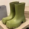 Enkellaarzen balenciashoes Rode Vierkante Kop Regenlaarzen Heren Dames Laarzen Dikke zolen High Fashion Waterdicht Antislip Waterschoenen RGQHL