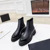 Botas de grife mais recentes Plataforma de couro de bezerro marrom xadrez Botas de tornozelo de alta qualidade Interlocking Mixed couro liso check Chelsea boot redondo Toe slip-on botas sapatos femininos