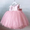 Flickas klänningar småbarn flickor 1: a födelsedagskläder rygglöst båge söt baby dop klänning barn bröllop fest elegant prinsessa klänning för flickklänning 231023