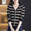 여자 니트 한국 패션 여성 의류 줄무늬 가디건 스웨터 스웨터 스프링 가을 v- 넥 느슨한 캐주얼 한 긴 소매 니트 탑