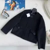 Chaquetas de mujer Diseñador 2023 Principios de otoño Nuevo Nanyou Herm Estilo ecuestre Abrigo de cuero empalmado de lana de doble cara VNG9