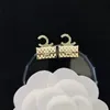 Блестящие серьги-гвоздики с кристаллами и штампом, женские серьги в форме сумки в форме буквы для подарочной вечеринки