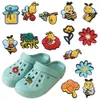 Breloques de chaussures de jardin en PVC, 100 pièces, animaux de dessin animé, insectes, fleur de miel, léopard, décorations de boucle pour enfants, pour Bracelet, bouton, sabot, pantoufles, vente en gros