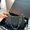 Kutu Under Emfed Torba ile Boyut 23x13cm aracılığıyla en son stil moda tasarımcı çantası klasik atmosferik deri zinciri