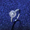 Bague Moissanite Bijoux De Luxe Charme Européen Femmes S925 Argent Quatre Griffe Moissanite Micro Ensemble Zircon Exquis Bague Femme Fête De Mariage Saint Valentin Cadeau SPC