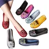 Klänningskor Etniska kvinnor loafers äkta split läder platt klackar blomma runda tå mjuka fasta sandaler plattform damskor 231023