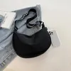 Kvällspåsar Solid färg Nylon Tyg Kvinnors mångsidiga singel Shoulder Crossbody Storage Bag Simple Fashion Outdoor Pending Tote