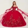 Röd glänsande bollklänning Quinceanera -klänning 2024 Sleeve Lace -applikationer Pärlor med Cape Vestidos de 15 Anos Sweet 16 -klänning