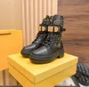 Designer graphy Martin Boots Luxury Gold Metal Buckle Roman Boots Printing Round Toes Zip Monolith chelsea With Woman Motorcycle boots