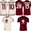 Vereinsmannschaft 23-24 Fußball Torino 8 Ivan Ilic Trikot 10 Nemanja Radonjic 32 Vanja Milinkovic-Savic 3 Perr Schuurs 13 Ricardo Rodriguez Fußballtrikot-Kits Rot Beige