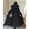 Kvinnor Down Retro Ethnic Embroidery Long Coat Winterkläder Buckle Chinese Tang Suit Women Elegant Cotton Jacket For Mom Outwear F1544