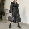 Kvinnors läder faux läder lautaro lång överdimensionerad läder trenchrock för kvinnor långärmad lapel lös passform Fall Stylish Black Women Clothing Streetwear 231023