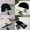 Kova Beanie Hat Kış Tasarımcı Şapkalar Marka Ch Sıcak Curlywigs Cap Bonnet Erkek Kapaklar Erkek Kadınlar CC Mektup Kadın Erkek Kız Yün Bayanlar Güneşlik Headgear 7S1U