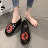 Tofflor kvinnor etnisk stil pu läder skor sandaler plattform kilar glider handgjorda blomma sommar tofflor