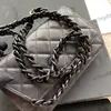 İtalya Kadın Klasik Flep Havyar Deri Siyah Panda Woc Torbalar Metal Donanım Matelasse Zincir Crossbody Omuz Çantaları Kart Tutucu Cüzdan 20x13x3.5cm