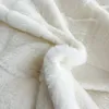 Ensembles de literie Ensemble de housse de couette chaude d'hiver en fausse fourrure de lapin Rex haut de gamme avec draps de lit couette et taies d'oreiller épaissir la chaleur 231023