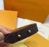 Designer Letter Bangles Merk Bloemarmband Leren armbanden Ketting PU Galvaniseren 18k Voor Vrouw Koppels Voor Cadeau Topkwaliteit Sieraden