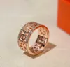 Anillos de banda Diseñador Alto grado, lujo ligero, personalizado, diseño de nicho de moda ahuecado, anillo de nariz de cerdo de oro rosa de 18 quilates chapado en plata pura para mujer B038