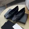 Zapatos planos, mocasines de cuero genuino para mujer, zapatos casuales, tallas 35-42, diseñador Chaneles, zapatos de fiesta de boda, lujosos edredones de primera calidad, terciopelo de temporada