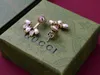 Stud örhänge 2G G60 Bee Pearls örhängen i guldikonisk samling för kvinnor med dammväska Box Fendave