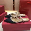 Sandali da donna Pantofole firmate V Rivetti Tacco piatto Scarpe a punta Estate Donna di lusso Vera pelle Nero Nudo Rosso Scarpe da sposa con sacchetto per la polvere rosso Taglia 34-44